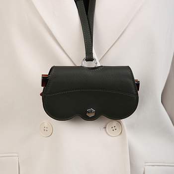 Очечник (футляр для очков) кожаный